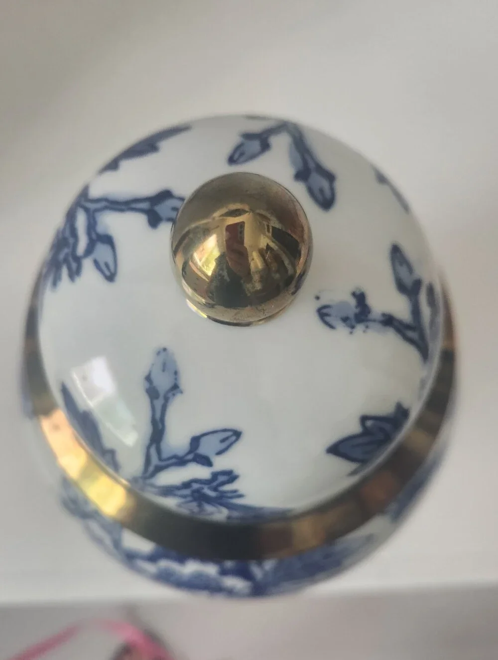 Chinoiserie-style ginger jar blue and white floral pattern w/ a bird Motif 12x6